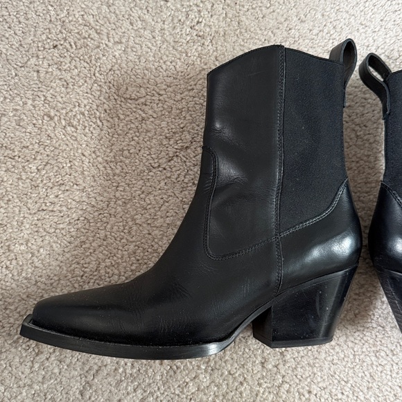 Everlane Wild Western Boot in Black 8 - Picture 3 of 11